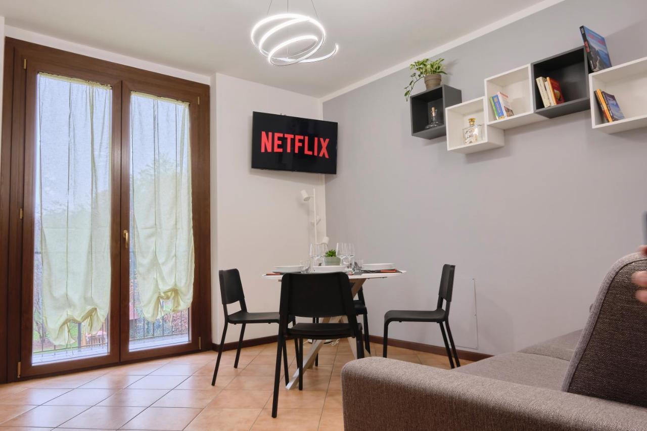 10' From Malpensa Casa Moderna, Netflix & Wi-Fi Apartment Casorate Sempione Luaran gambar